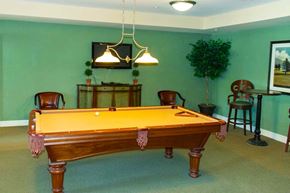 Essex apartment for rent - a pool table in a room with a green wall