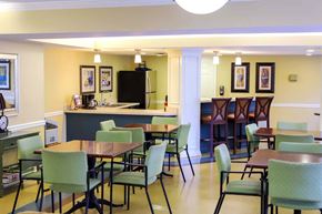 Rosedale apartment for rent - A community room with a table and chairs.