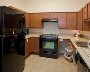 Brooklyn Park apartment for rent - The Greens at Hammonds Lane Spacious Kitchen