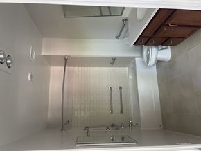 Richmond apartment for rent - Typical Bathroom