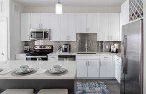 Lake Mary apartment for rent - Dining  at Allure on Parkway, Florida