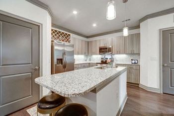 Eat-in kitchen