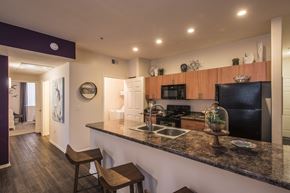 Phoenix apartment for rent - model kitchen