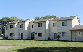 Brooklyn Center townhouse for rent - Victoria Townhomes exterior