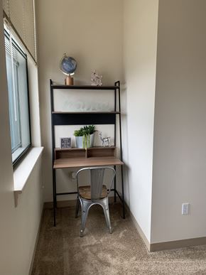 Erie apartment for rent - nook with desk