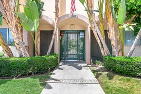 Canoga Park apartment for rent - Main entrance