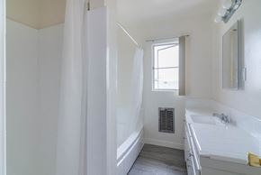 Los Angeles apartment for rent - Full bathroom