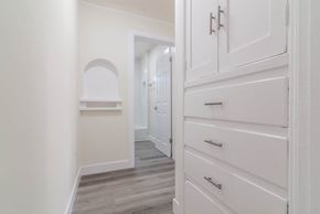 Los Angeles apartment for rent - Hallway with built-ins