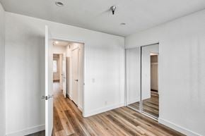 Los Angeles apartment for rent - Bedroom view with Closet