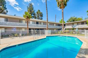 Sunland apartment for rent - Pool Area