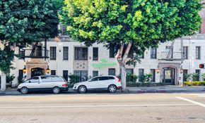 Los Angeles apartment for rent - Street view of The Hollymont