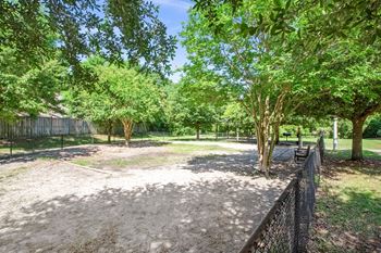 Leash-free pet park