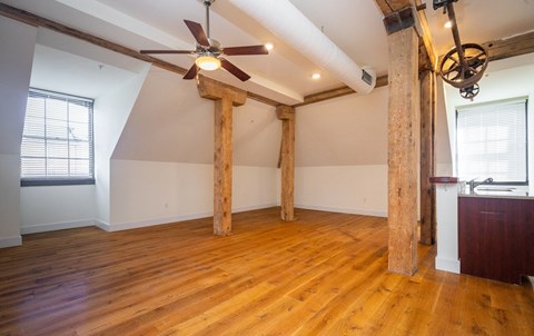 Floor plan for 1 bed, 1 bath, 700 sqft