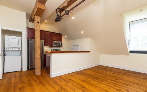 Floor plan for 1 bed, 1.5 baths, 780 sqft