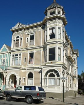 San Francisco apartment for rent - Side view exterior of the apartment building at 1900 Page St, San Francisco, CA 94117, USA