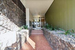 San Francisco apartment for rent - Main entrance door of the apartment building at 2038 Divisadero St, San Francisco, CA 94115, USA