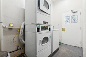 San Francisco apartment for rent - Laundry room with washing machine and dryer