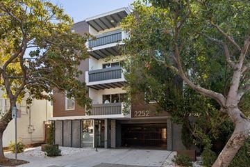 Berkeley apartment for rent - the building in which the apartment is located