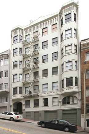 San Francisco apartment for rent - Side exterior view of the apartment building at 530 Stockton St, San Francisco, CA 94108, USA