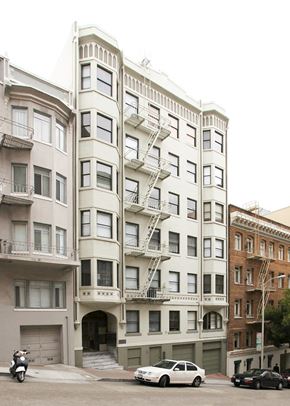 San Francisco apartment for rent - Side exterior view of the apartment building at 530 Stockton St, San Francisco, CA 94108, USA