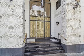 San Francisco apartment for rent - Main entrance door of the apartment building at 645 Stockton St, San Francisco, CA 94108, United States