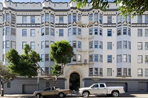 San Francisco apartment for rent - Front view exterior of the apartment building at 1801 Gough St, San Francisco, CA 94109, United States