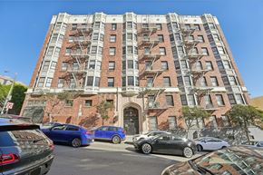 San Francisco apartment for rent - Front exterior view of the apartment building at 950 Franklin St, San Francisco, CA 94109, United States