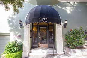San Francisco apartment for rent - Main entrance door of the apartment building at 1472 Filbert St, San Francisco, CA 94109, USA