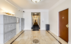 San Francisco apartment for rent - Apartment foyer with stylish decor and mailboxes