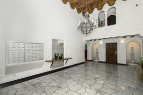 San Francisco apartment for rent - Lobby of the apartment building with a chandelier