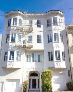 San Francisco apartment for rent - Front exterior view of the apartment building at 2844 Lyon St, San Francisco, CA 94123, USA