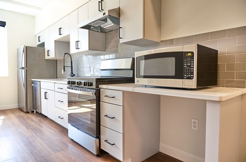 Floor plan for studio, 1 bath, 475 sqft
