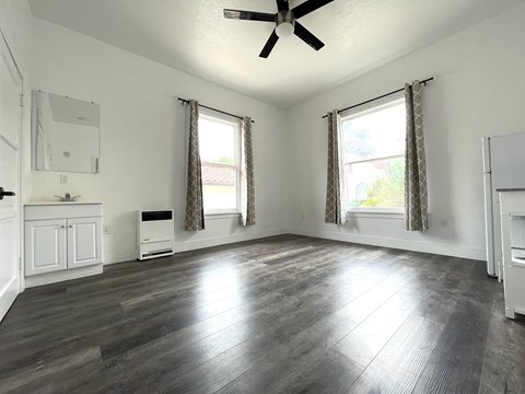 Floor plan for studio, 1 bath, 200 sqft