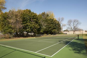 Access to basketball and tennis courts
