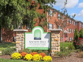 Allentown apartment for rent - Society Hill offers studio, one, two and three bedroom homes, overlooking picturesque Lehigh Park.