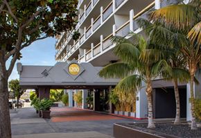Oakland apartment for rent - Port Cochere View at 1200 Lakeshore, Oakland, CA, 94606