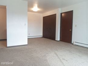 Cheboygan apartment for rent - Living room 120 Vale Street, Cheboygan, MI 49721