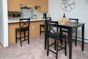 Columbia City apartment for rent - Dining area Living Room at Simonson Estates 100 Raleigh Court, Columbia City, IN 46725