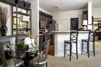 Traditional oak kitchen cabinetry