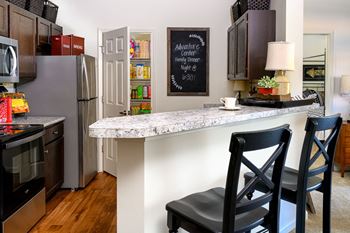 Breakfast serving bar