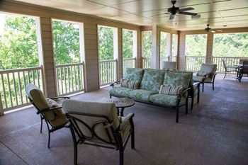 Overlook sitting area (click for virtual tour)