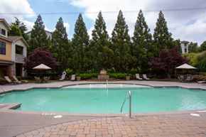 Kennesaw apartment for rent - Walton Ridenour Swimming Pool
