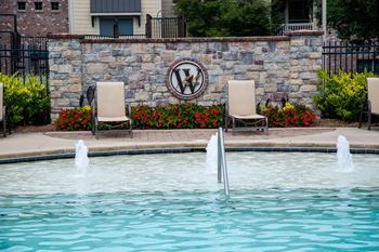 Sparkling saline pool (click for virtual tour)