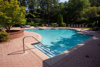 Sparkling swimming pool and cabana ( click here for virtual tour)