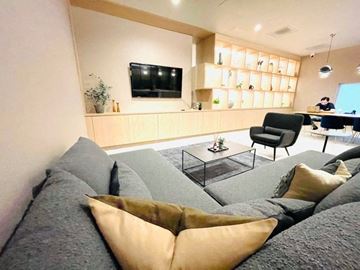Los Angeles apartment for rent - a living room with a couch and a television