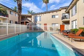 Los Angeles apartment for rent - our apartments have a large pool and lounge chairs