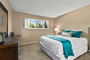 Mar Vista apartment for rent - Bedroom with Plush Carpeting at Vista Apartments, California