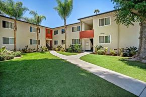 Los Angeles apartment for rent - Walking Trail at Gloria Homes Apartments, Los Angeles, California