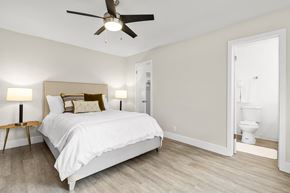 Valley Village apartment for rent - Spacious Bedroom with Bathroom and Closet at Kling Trio Apartments, Valley Village, CA, 91607