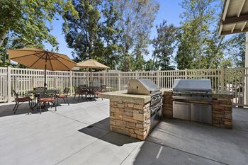 Outdoor bbq grill 